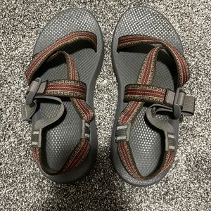 Mens chacos